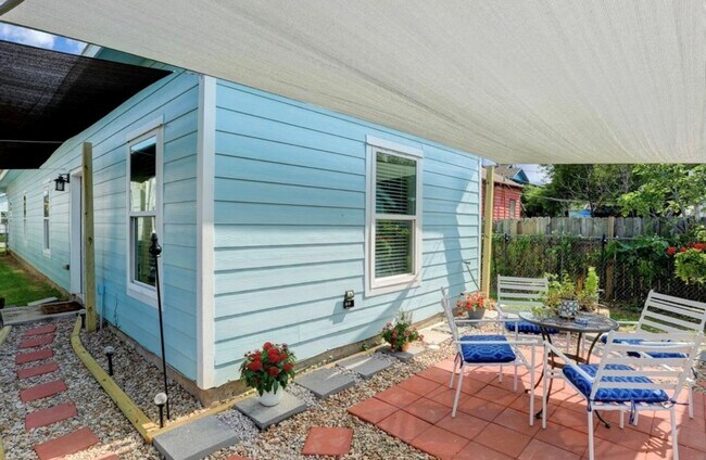 Building Photo - 4123 Ave Q 1/2