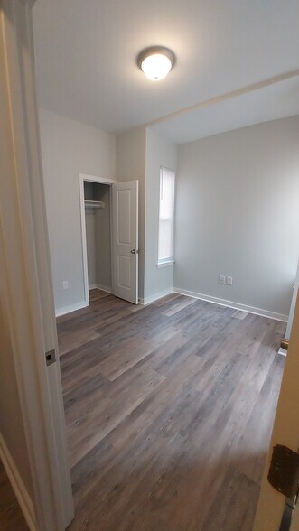 Building Photo - 2718 W York St