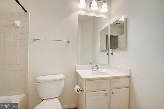 Building Photo - 7111 Beissel Ct