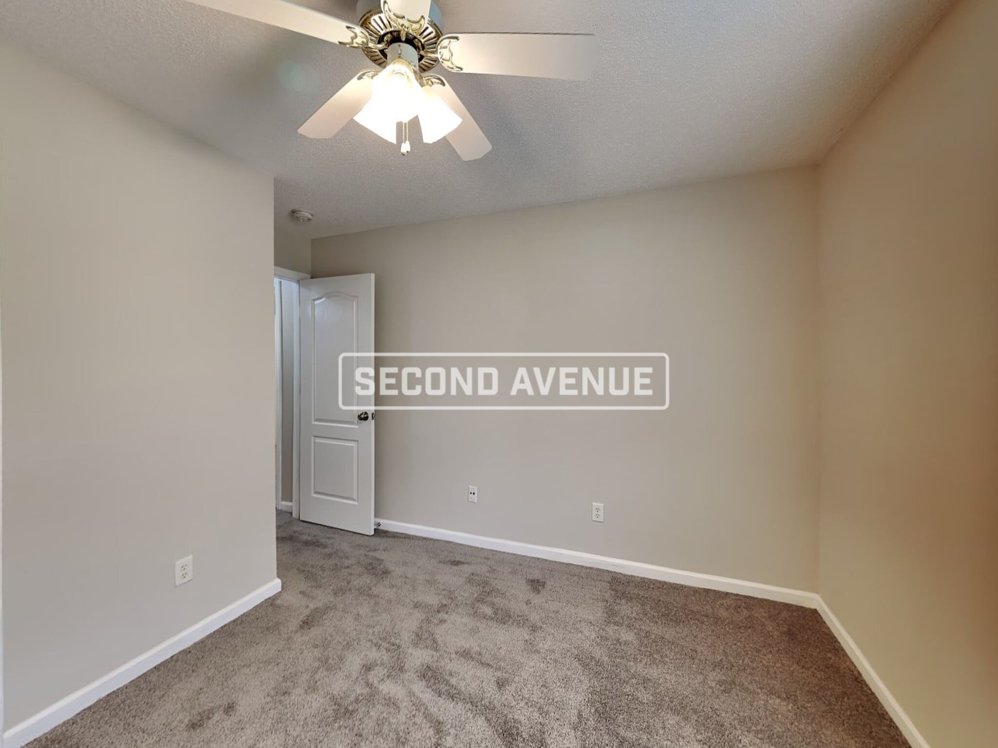 Building Photo - 661 Morningside Dr N