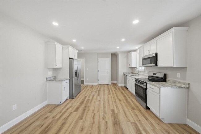 Building Photo - 1 Clough St