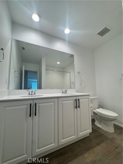 Building Photo - 401 Mistyblue Ct