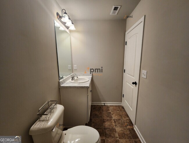 Building Photo - 315 Skipjack Ct