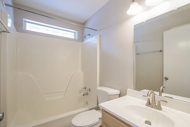 Building Photo - Spacious 3-Bedroom Home in Smyrna