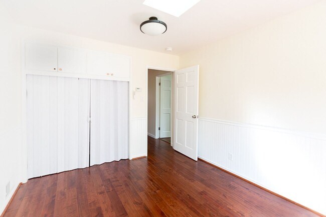 Building Photo - Beautiful Four bedroom, Two bathroom house...