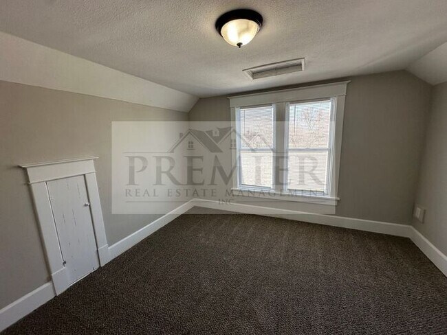 Building Photo - 184 W North St