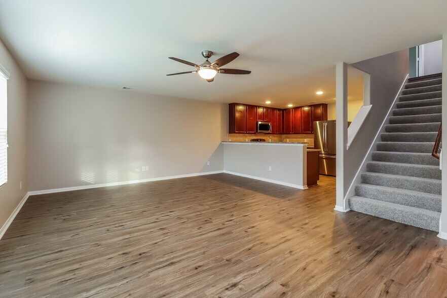 Building Photo - 9952 Swallow Dr