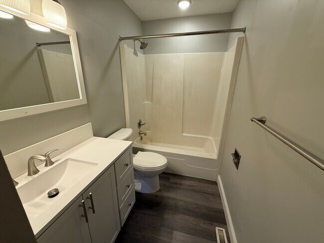 Building Photo - 26940 Mosbaugh Rd