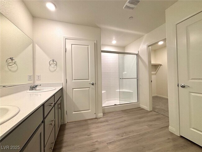 Building Photo - 10024 S Ullom Dr