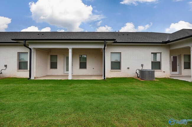 Building Photo - 144 Clift Farm Dr