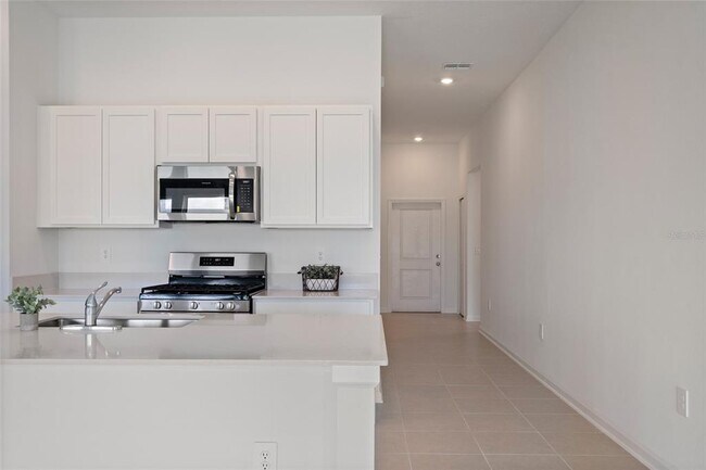 Building Photo - 7479 SANDSTONE Dr