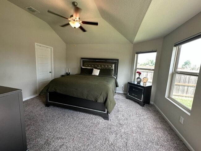 Building Photo - Move in soon! Beautiful  3 bedroom 2 bath near Lackland AFB