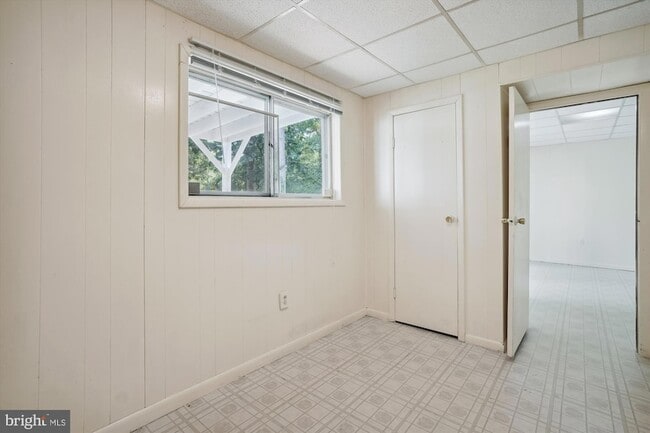 Building Photo - 8501 Canterbury Dr