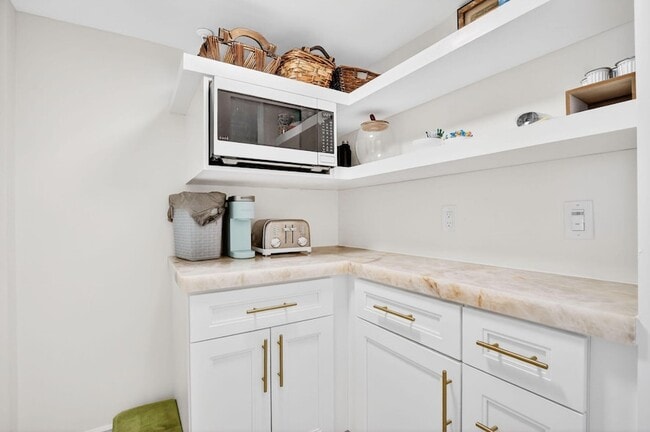 Building Photo - 7233 Promenade Dr