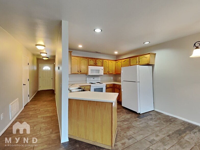 Building Photo - 2550 W Delmar