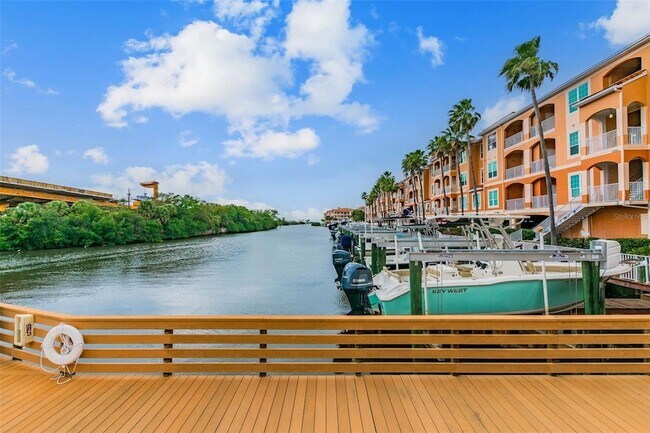 Building Photo - 5000 Culbreath Key Way