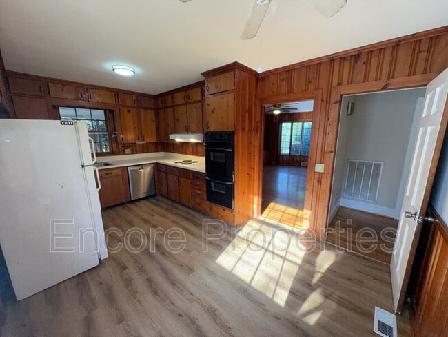 Building Photo - 2032 N Main St