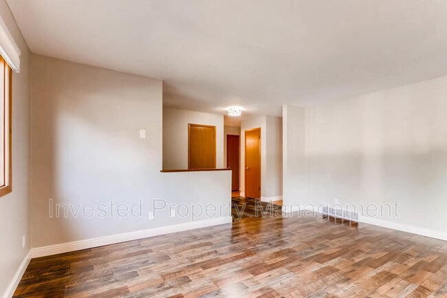 Building Photo - 220 Hopi Pl
