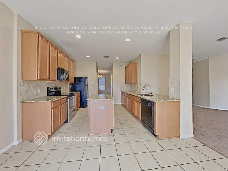 Building Photo - 728 Sage Brush Dr