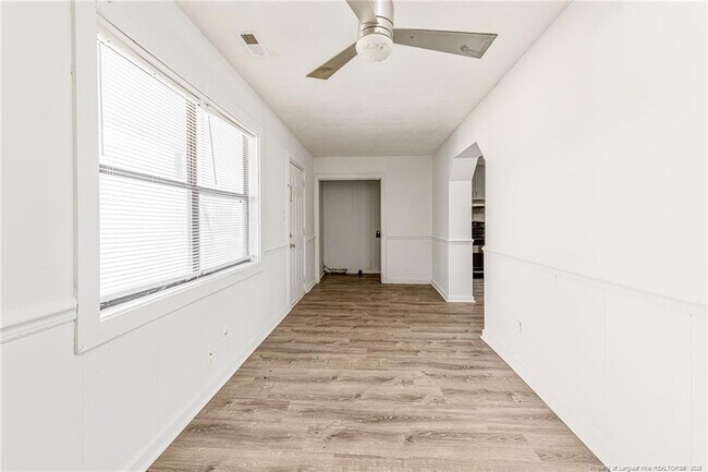 Building Photo - 210-210 S Plymouth St