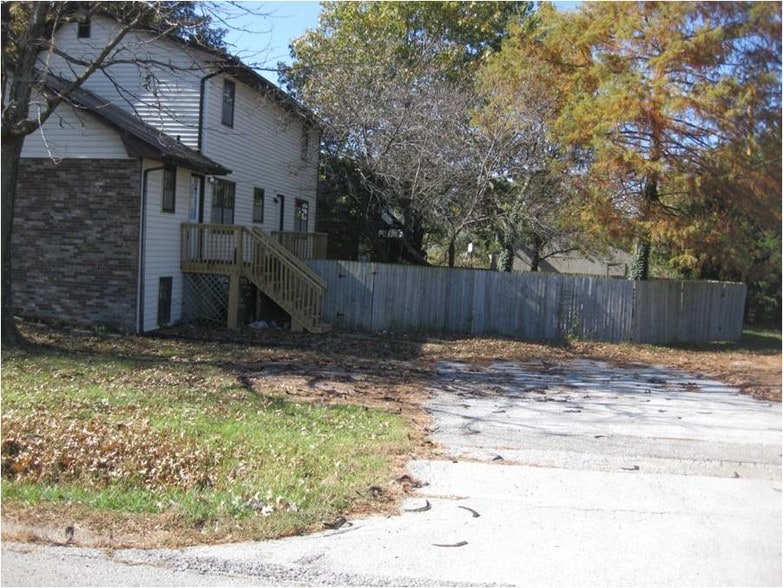 Building Photo - 219 E El Cortez Dr