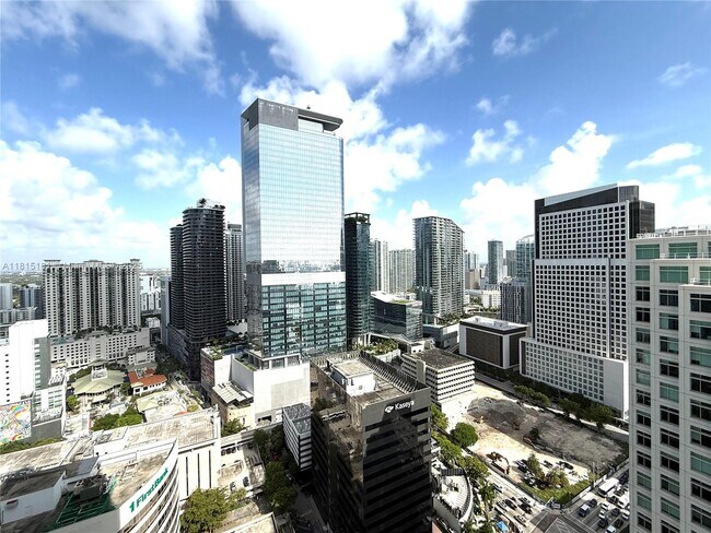 Building Photo - 950 Brickell Bay Dr