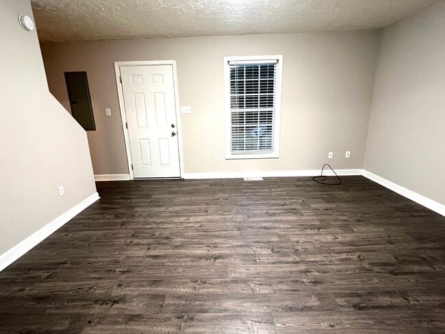 Building Photo - Everything You've Been Dreaming of is Here! Lease Today!!