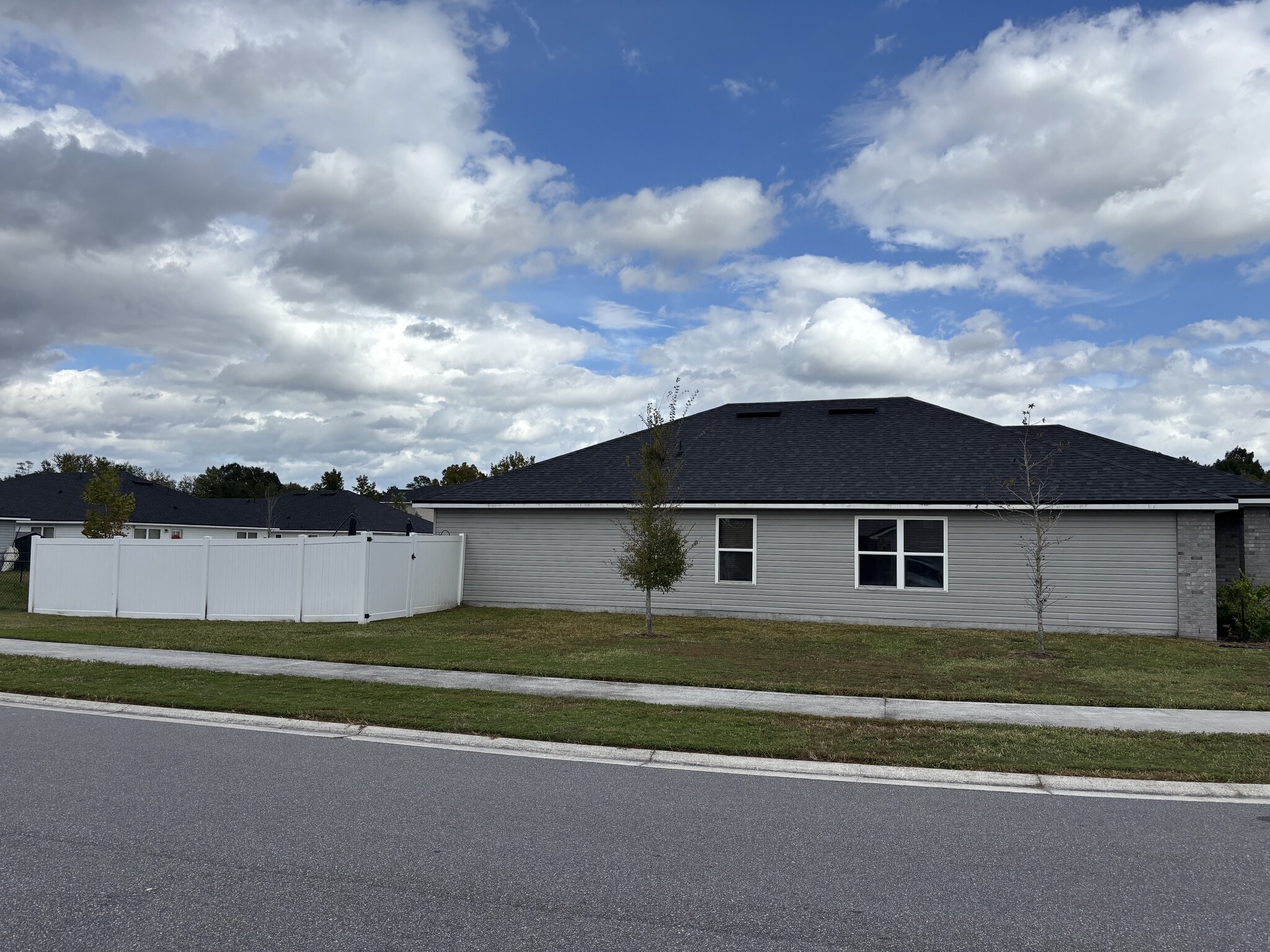 Building Photo - 9835 Olivia St