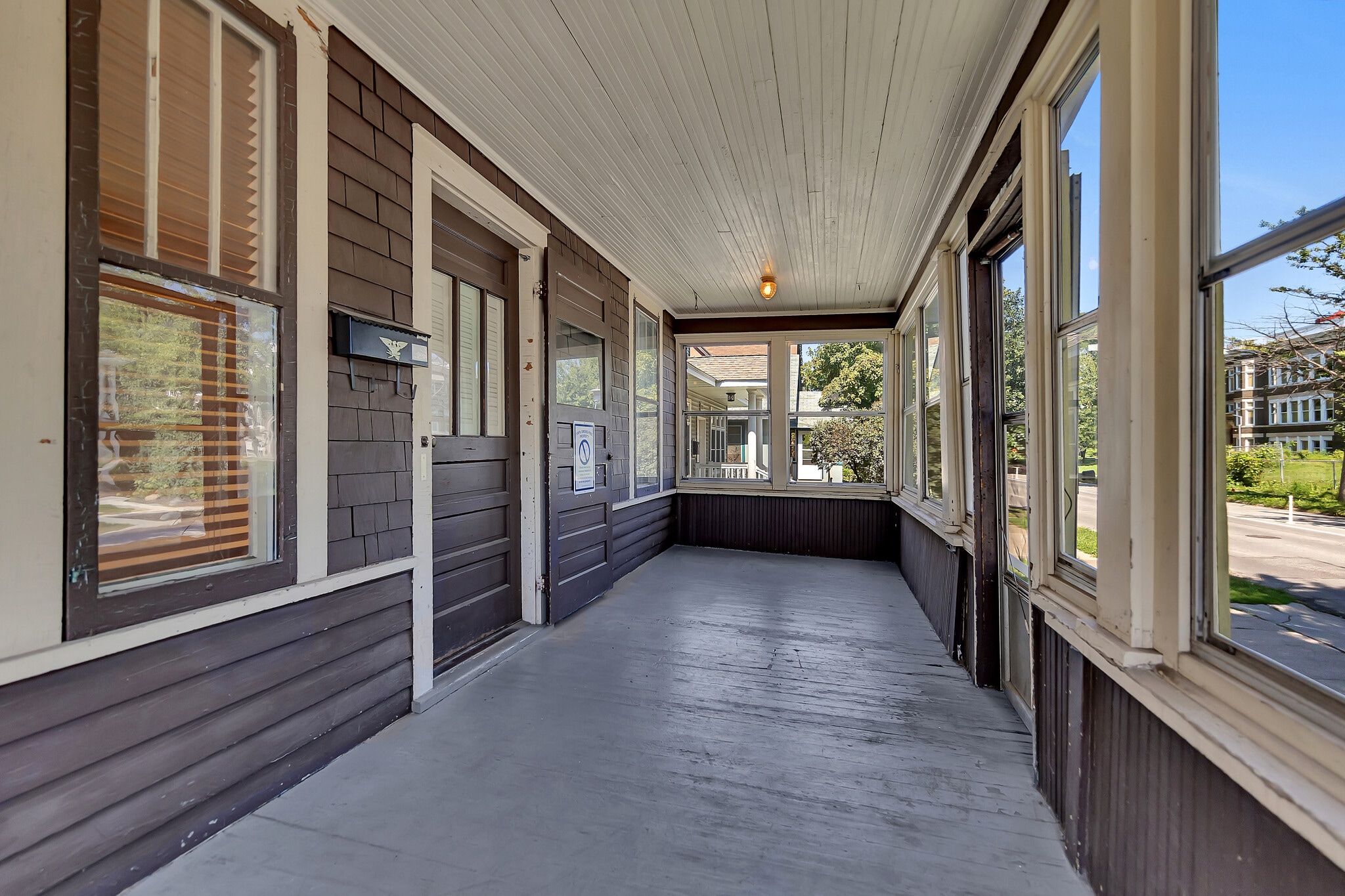 3 Season Porch - 1015 18th Ave SE