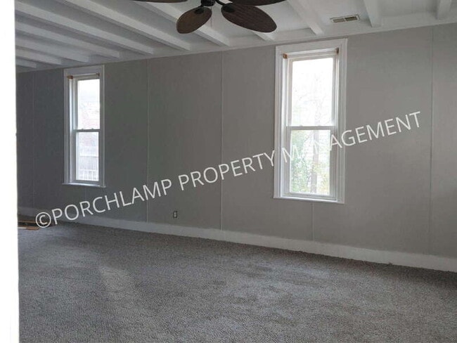 Building Photo - 541 W Grand Ave