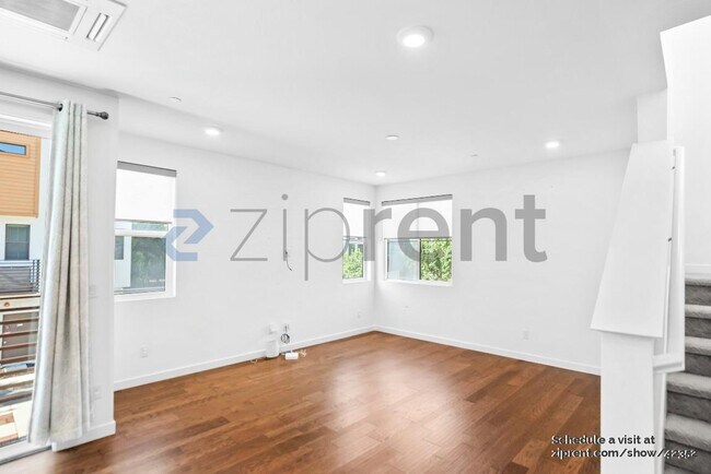 Building Photo - 5876 Cadence Ave