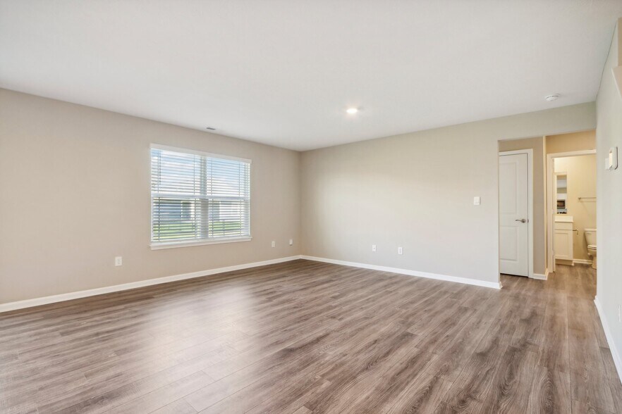 Building Photo - 511 Marsh Aster Dr