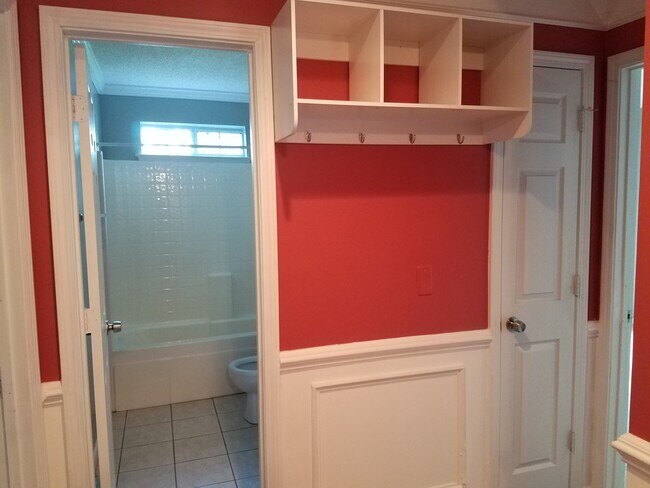 Building Photo - Great One Story With Bonus Room Over Garage