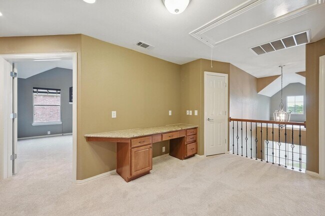 Building Photo - Stunning 4-Bedroom, 3-Bath, 3 Car Garage H...
