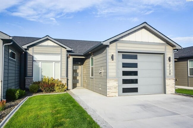 Primary Photo - Low-Maintenance Living with Modern Comfort