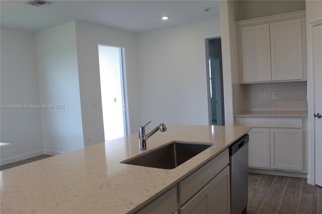 Building Photo - 1379 Tangled Orchard Tr