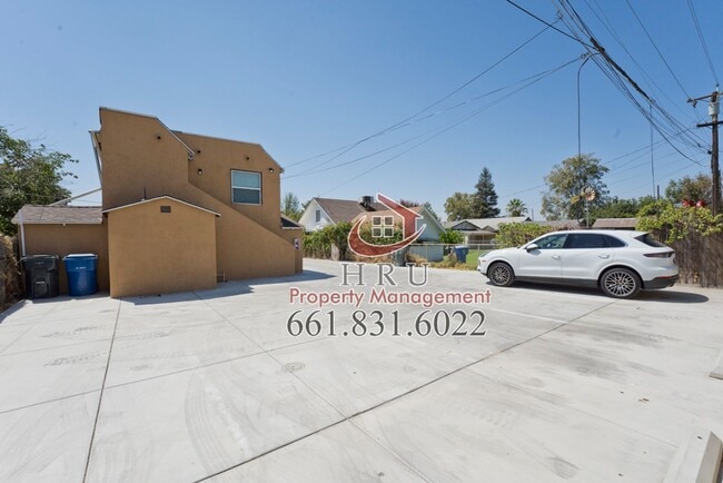 Building Photo - 318 Highland Dr