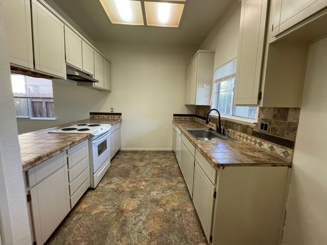 Building Photo - 441 N McClure Rd