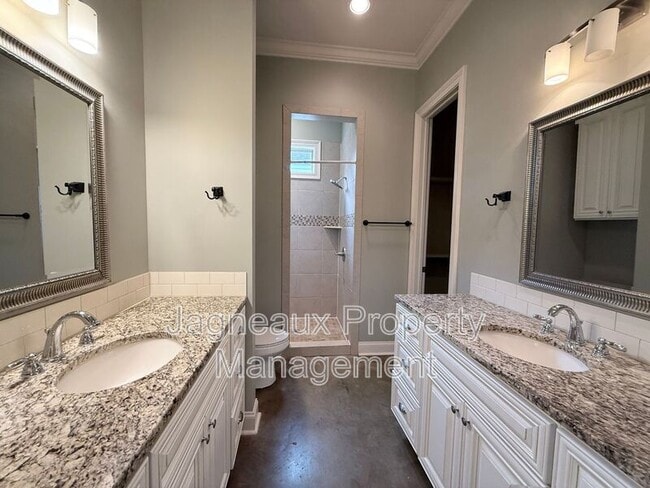 Building Photo - 119 Shallowford Dr