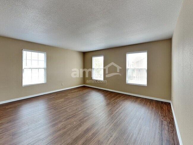 Building Photo - 10127 Cumberland Pointe Blvd