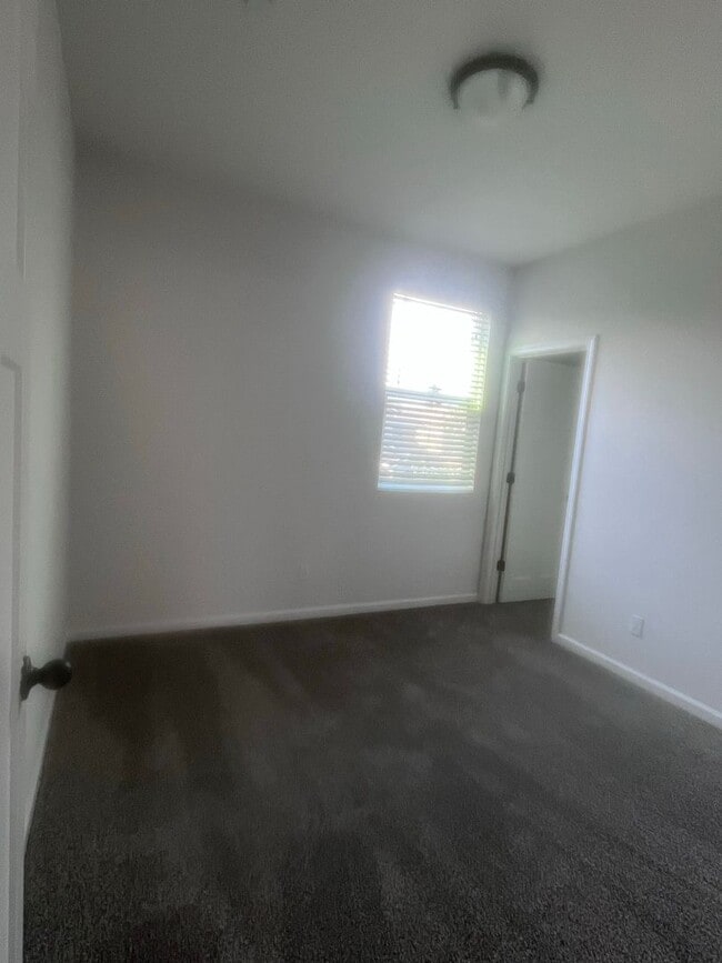 Building Photo - Riverbank!