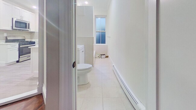 Building Photo - Cambridge St 4 Bed