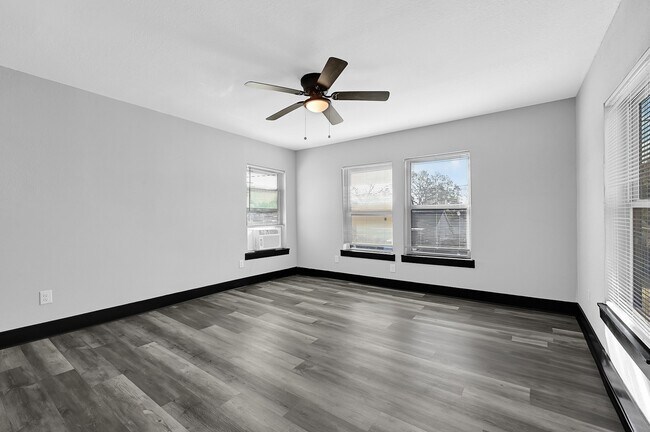 Building Photo - 1313 10th St