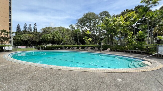 Building Photo - Queen Emma Gardens – Prince Tower | Studio | 1 Bath | 1 Assigned Parking