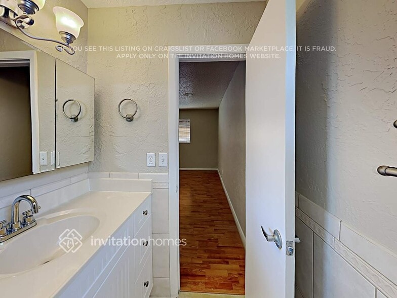 Building Photo - 9210 SW 49th St