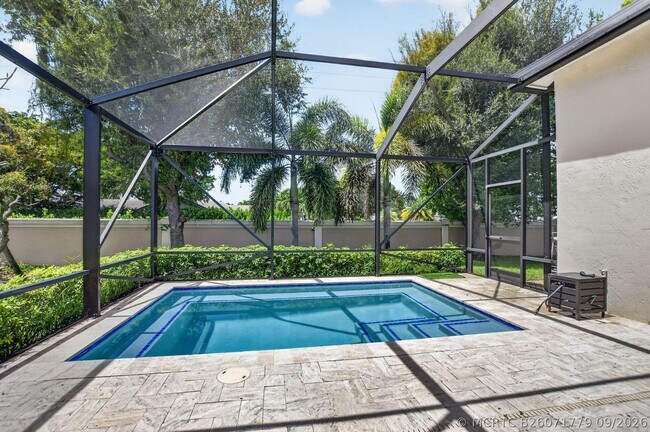 Building Photo - 10 Lake Eden Dr