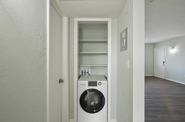 Building Photo - 1210 Pierce St