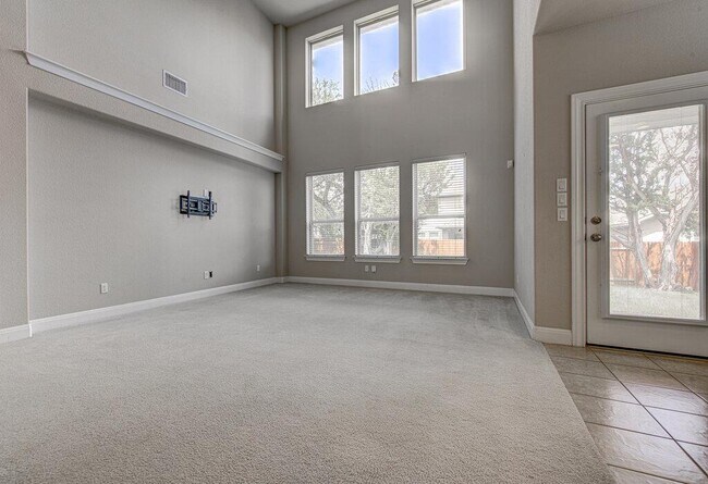 Building Photo - 5821 Viejo Dr
