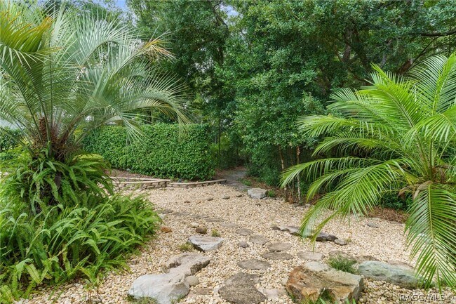 Building Photo - 2321 N Hickory Glen Point