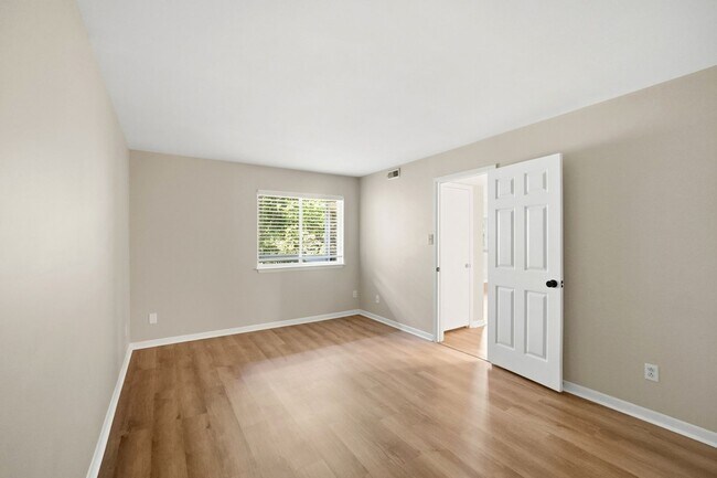 Building Photo - 6132 Heath Ridge Ct
